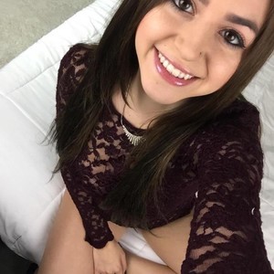 AlyssaShy naked before webcam in live video chat