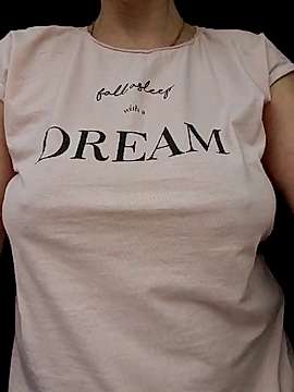 Amberhotqueen naked stripping on cam for live sex video chat