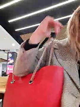 AmeliaSeen naked stripping on cam for live sex video chat