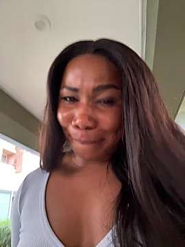 BelleArianah naked stripping on cam for live sex video chat