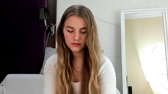 Chamo_Mile1 naked stripping on cam for live sex video chat