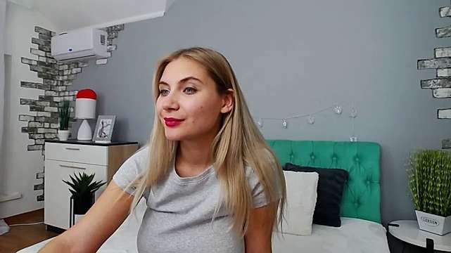 DakotaMae naked stripping on cam for live sex video chat