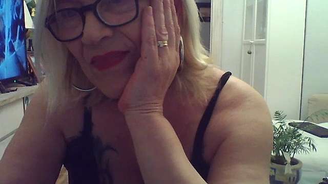 danielle208 naked stripping on cam for live sex video chat