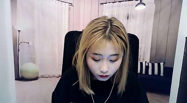 dsj_lucy naked stripping on cam for live sex video chat