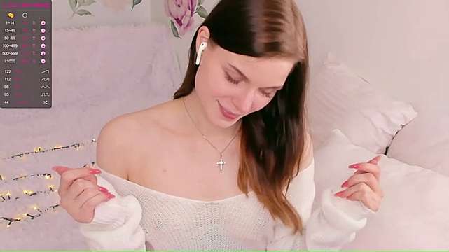 Elizabeth_Cat naked stripping on cam for live sex video chat