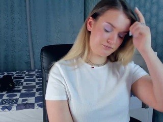 ?, JANICE ? nude Live Sex Chat