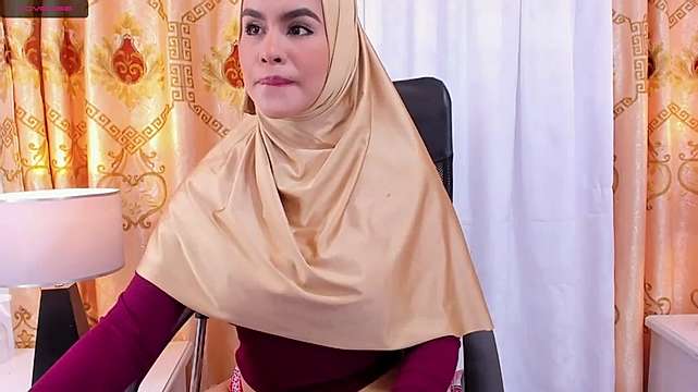 fal_han naked stripping on cam for live sex video chat