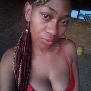 HairykellyXX naked before webcam in live video chat