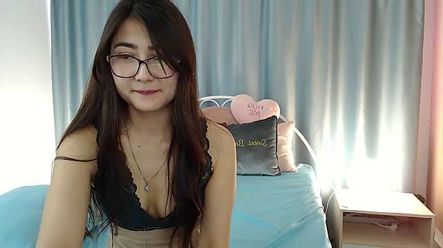 HanaSeil naked stripping on cam for live sex video chat