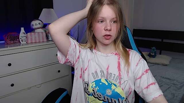 Holda_bride naked stripping on cam for live sex video chat