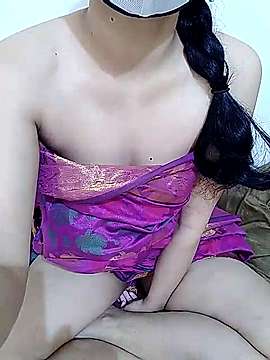 hotbabeashley naked stripping on cam for live sex video chat