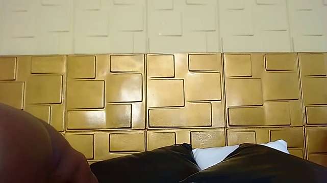 IvyFlory naked stripping on cam for live sex video chat
