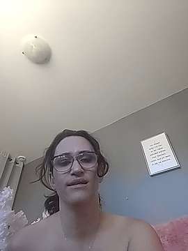 kajira1986 naked stripping on cam for live sex video chat