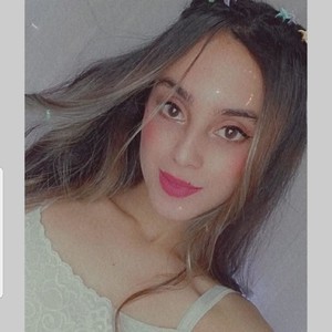 Laura_Lovee_ naked before webcam in live video chat