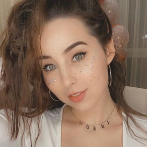 Lil_Monki naked before webcam in live video chat
