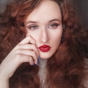 LinaFay naked before webcam in live video chat