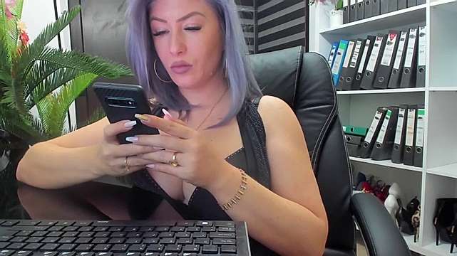 lisa2018 naked stripping on cam for live sex video chat