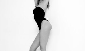Loolalolaaa naked before webcam in live video chat