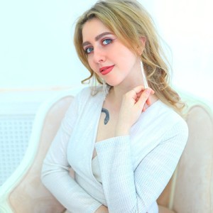 LoveNeverEnd naked before webcam in live video chat