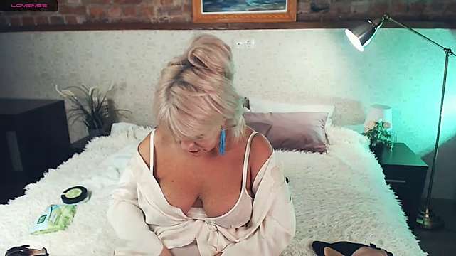 MargoElegancy naked stripping on cam for live sex video chat