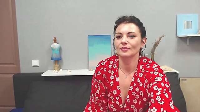 MariBestie naked stripping on cam for live sex video chat