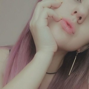 Meowny naked before webcam in live video chat