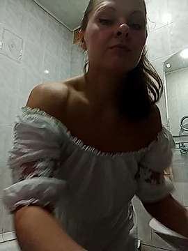 MilaFamouse naked stripping on cam for live sex video chat