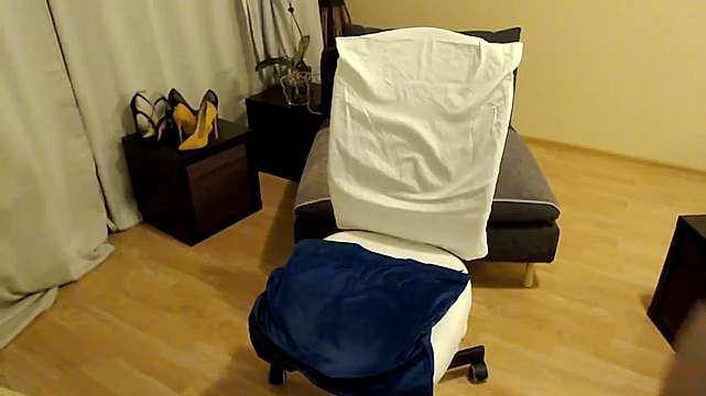MillaJoy naked stripping on cam for live sex video chat