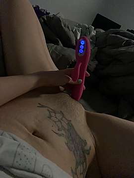 _minikui_ naked stripping on cam for live sex video chat