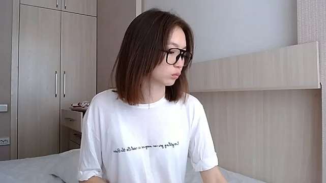 NiaSanches naked stripping on cam for live sex video chat