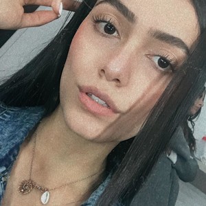 Pia_tn naked before webcam in live video chat