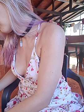Pretty1Woman naked stripping on cam for live sex video chat