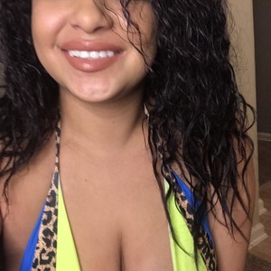 Prettypurr101 naked before webcam in live video chat