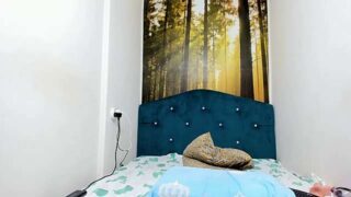 RedAssHottie naked stripping on cam for live sex video chat