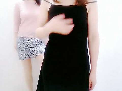Sarah-MM naked stripping on cam for live sex video chat