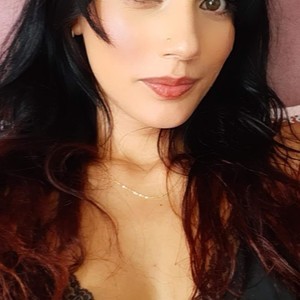 Sofii_cute naked before webcam in live video chat