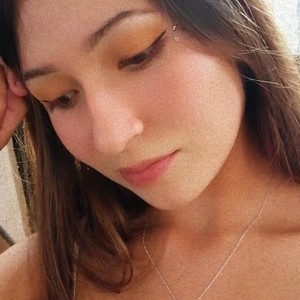 tanned_cutiee naked before webcam in live video chat