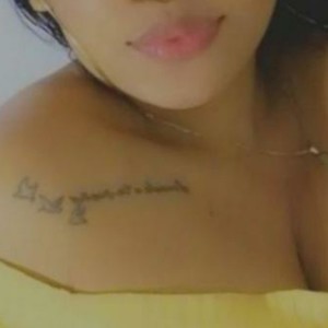 twerking_girl naked before webcam in live video chat