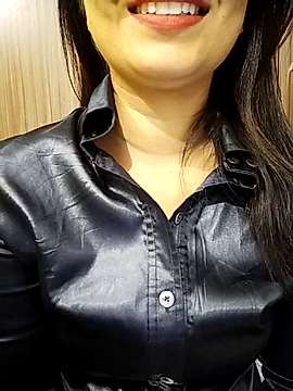 Ur_dreamgirl naked stripping on cam for live sex video chat