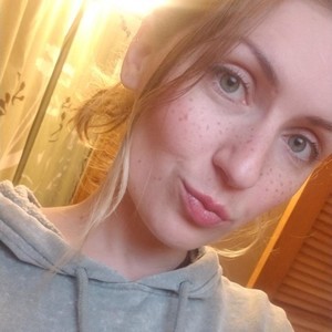 WildflowerEm naked before webcam in live video chat