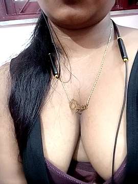 Aiswauya_Heer naked stripping on cam for live sex video chat