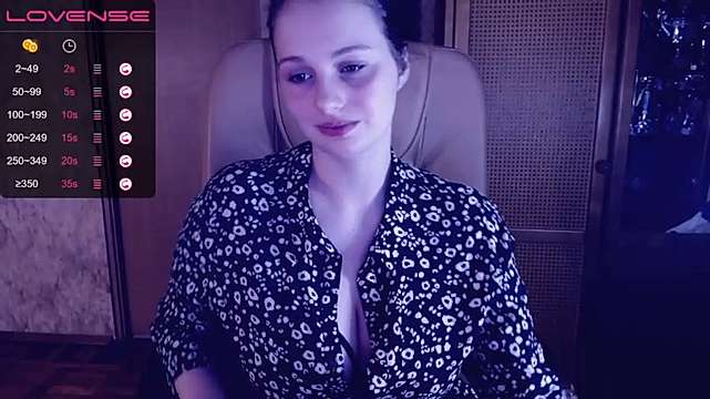 AmyyAmyy naked stripping on cam for live sex video chat