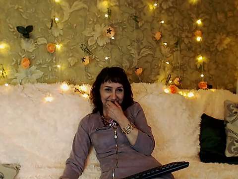 anniepageee naked stripping on cam for live sex video chat