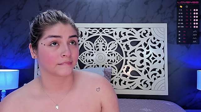Bella_Briston naked stripping on cam for live sex video chat