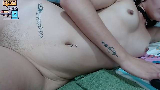 bella_thomas naked stripping on cam for live sex video chat