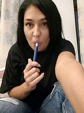 BiancaLovett naked stripping on cam for live sex video chat