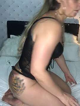Cassyhot69 naked stripping on cam for live sex video chat