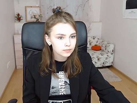 ChloePatterson naked stripping on cam for live sex video chat