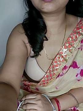 desisaloni naked stripping on cam for live sex video chat