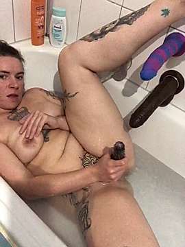 Elli-inked naked stripping on cam for live sex video chat